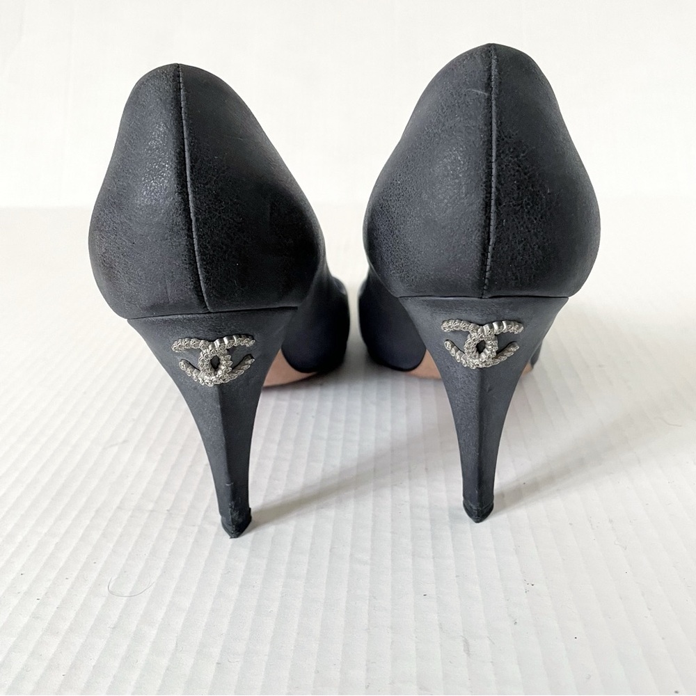 CHANEL  Lambskin Crystal CC Pumps 39.5 grey - Picture 9 of 16